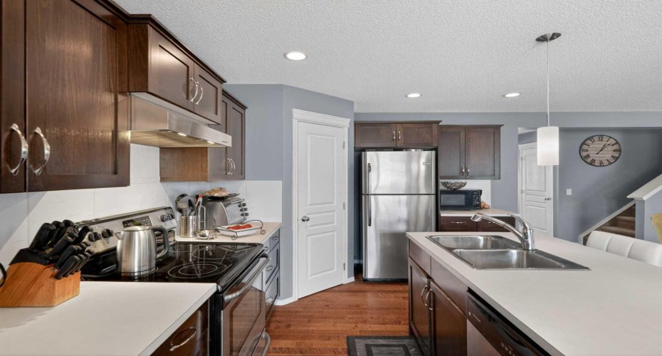 101 Elgin Meadows Manor, Calgary, Alberta T2Z 0M5, 3 Bedroom Bedrooms, 0 ,3 BathroomBathrooms,Residential,For Sale,Elgin Meadows,0,A2327158