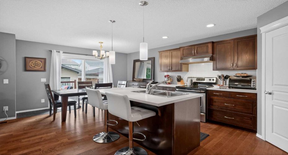 101 Elgin Meadows Manor, Calgary, Alberta T2Z 0M5, 3 Bedroom Bedrooms, 0 ,3 BathroomBathrooms,Residential,For Sale,Elgin Meadows,0,A2327158