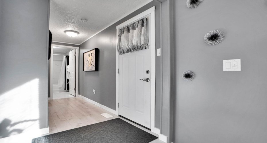 3223 83 Street, Calgary, Alberta T3B 5N4, 3 Bedroom Bedrooms, 0 ,2 BathroomBathrooms,Mobile,For Sale,83,0,A2309370