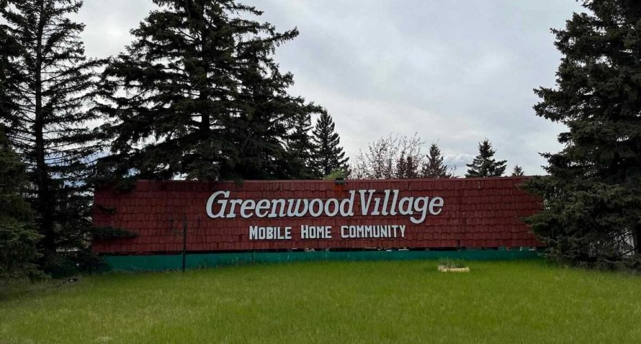 3223 83 Street, Calgary, Alberta T3B 5N4, 3 Bedroom Bedrooms, 0 ,2 BathroomBathrooms,Mobile,For Sale,83,0,A2309370