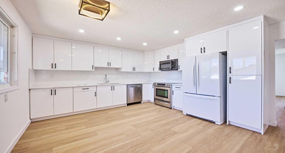 3644 Dover Ridge Drive, Calgary, Alberta T2B 2B4, 4 Bedroom Bedrooms, 0 ,2 BathroomBathrooms,Residential,For Sale,Dover Ridge,0,A2320523