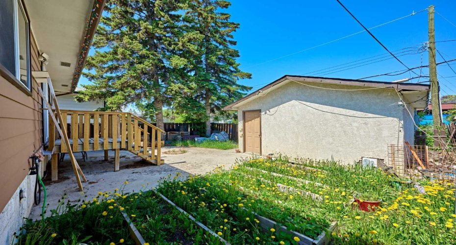 3644 Dover Ridge Drive, Calgary, Alberta T2B 2B4, 4 Bedroom Bedrooms, 0 ,2 BathroomBathrooms,Residential,For Sale,Dover Ridge,0,A2320523