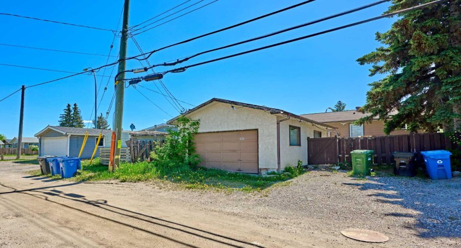 3644 Dover Ridge Drive, Calgary, Alberta T2B 2B4, 4 Bedroom Bedrooms, 0 ,2 BathroomBathrooms,Residential,For Sale,Dover Ridge,0,A2320523