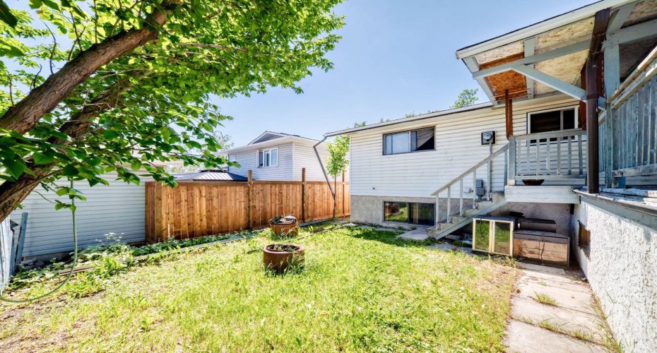 208 Temple Close, Calgary, Alberta T1Y 3B6, 10 Bedroom Bedrooms, 0 ,3 BathroomBathrooms,Residential,For Sale,Temple,0,A2325989