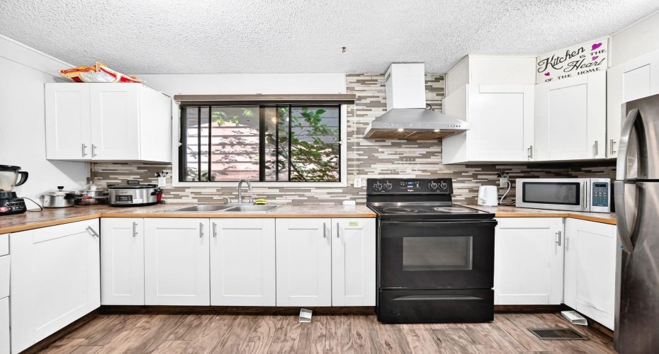 208 Temple Close, Calgary, Alberta T1Y 3B6, 10 Bedroom Bedrooms, 0 ,3 BathroomBathrooms,Residential,For Sale,Temple,0,A2325989