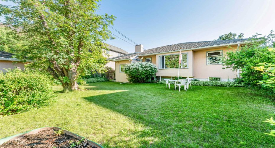 1122 9 Street, Calgary, Alberta T2M3K8, 5 Bedroom Bedrooms, 0 ,2 BathroomBathrooms,Residential,For Sale,9,0,A2326988