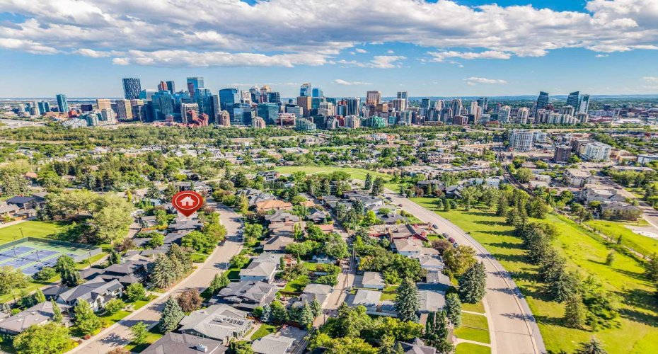 1122 9 Street, Calgary, Alberta T2M3K8, 5 Bedroom Bedrooms, 0 ,2 BathroomBathrooms,Residential,For Sale,9,0,A2326988