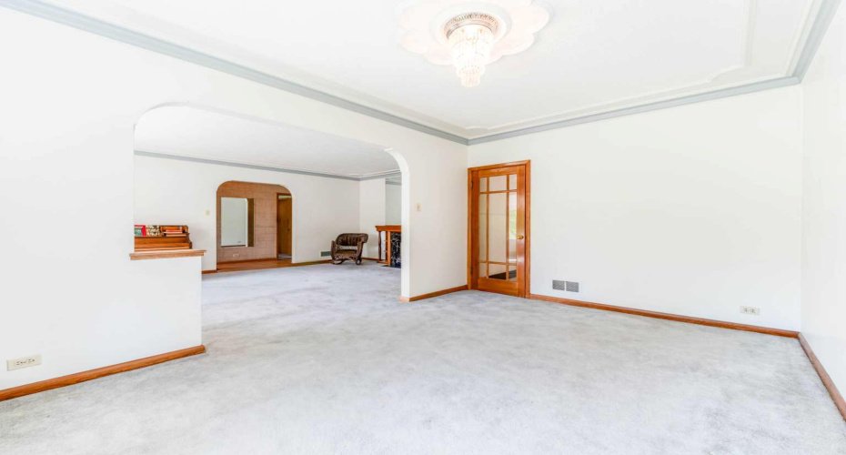 1122 9 Street, Calgary, Alberta T2M3K8, 5 Bedroom Bedrooms, 0 ,2 BathroomBathrooms,Residential,For Sale,9,0,A2326988