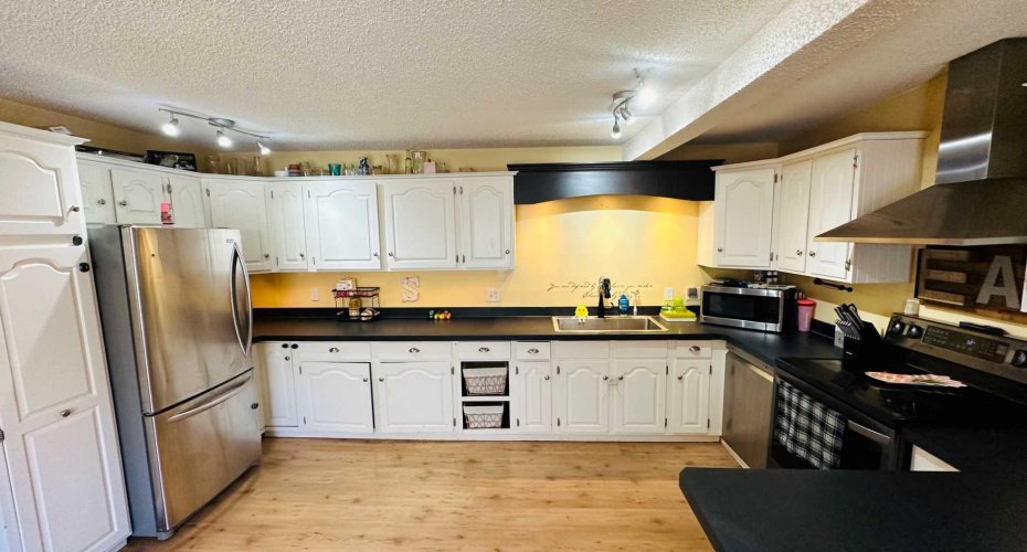 82 Villa Street, Drumheller, Alberta T0J0Y1, 5 Bedroom Bedrooms, 0 ,2 BathroomBathrooms,Residential,For Sale,Villa Street,0,A2327493