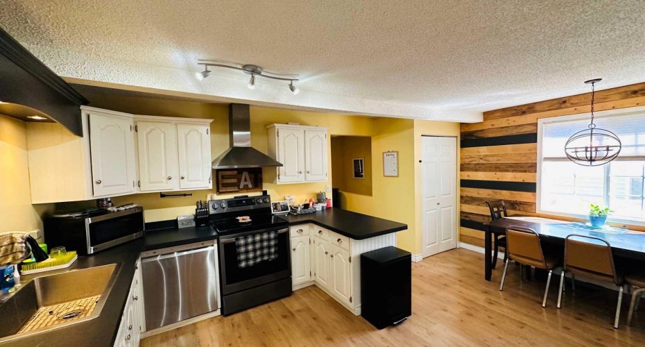82 Villa Street, Drumheller, Alberta T0J0Y1, 5 Bedroom Bedrooms, 0 ,2 BathroomBathrooms,Residential,For Sale,Villa Street,0,A2327493