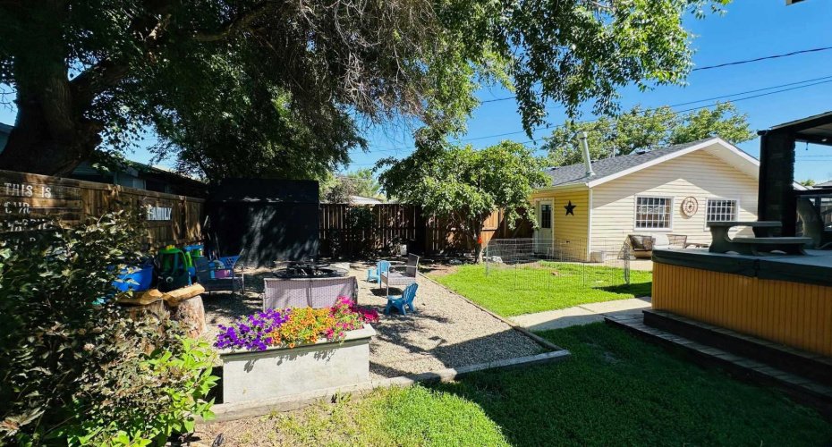 82 Villa Street, Drumheller, Alberta T0J0Y1, 5 Bedroom Bedrooms, 0 ,2 BathroomBathrooms,Residential,For Sale,Villa Street,0,A2327493