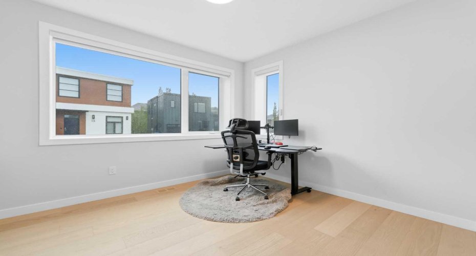 Private office provides an ideal environment for working from home or studying.