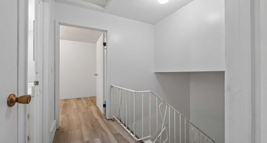 558 Whitehill Place, Calgary, Alberta T1Y 3G8, 3 Bedroom Bedrooms, 0 ,2 BathroomBathrooms,Residential,For Sale,Whitehill,0,A2327723
