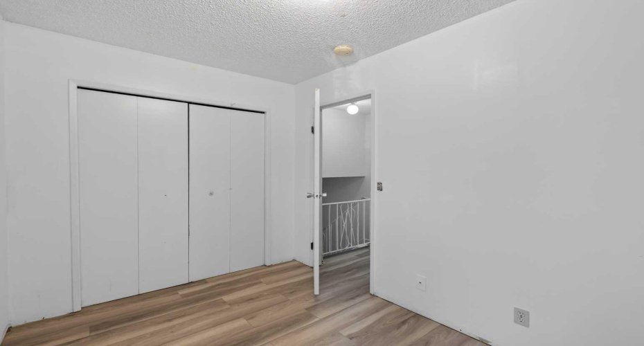 558 Whitehill Place, Calgary, Alberta T1Y 3G8, 3 Bedroom Bedrooms, 0 ,2 BathroomBathrooms,Residential,For Sale,Whitehill,0,A2327723