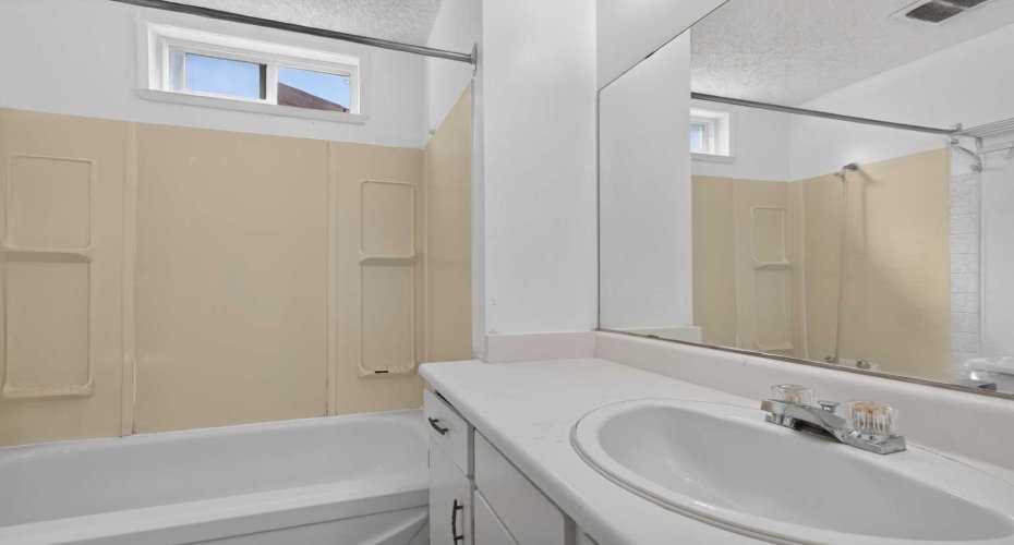 558 Whitehill Place, Calgary, Alberta T1Y 3G8, 3 Bedroom Bedrooms, 0 ,2 BathroomBathrooms,Residential,For Sale,Whitehill,0,A2327723
