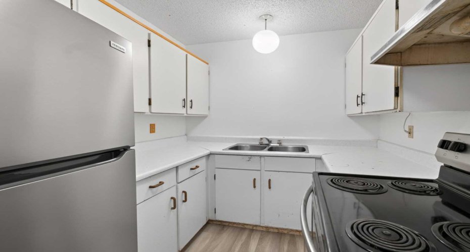 558 Whitehill Place, Calgary, Alberta T1Y 3G8, 3 Bedroom Bedrooms, 0 ,2 BathroomBathrooms,Residential,For Sale,Whitehill,0,A2327723