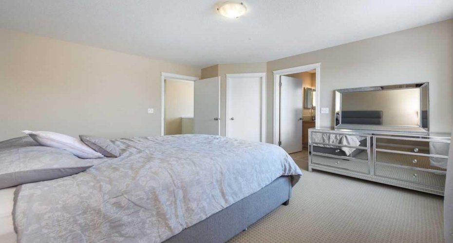 1005 NEW BRIGHTON Gardens, Calgary, Alberta T2Z0Y1, 4 Bedroom Bedrooms, 0 ,3 BathroomBathrooms,Residential,For Sale,NEW BRIGHTON,0,A2327813