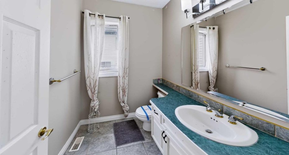 2 piece bathroom