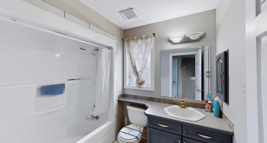 4 piece bathroom