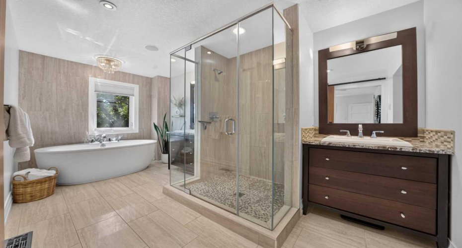 1732 49 Avenue, Calgary, Alberta T2T 2T9, 4 Bedroom Bedrooms, 0 ,4 BathroomBathrooms,Residential,For Sale,49,0,A2326794