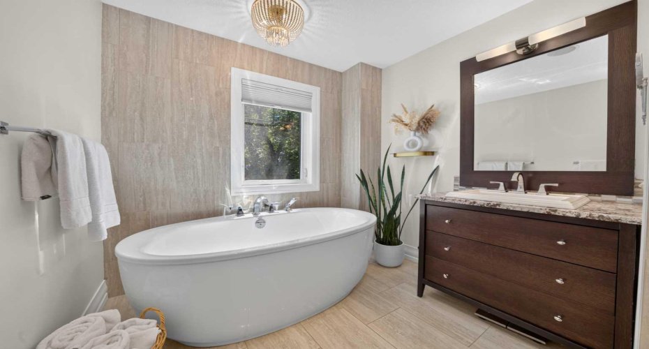 1732 49 Avenue, Calgary, Alberta T2T 2T9, 4 Bedroom Bedrooms, 0 ,4 BathroomBathrooms,Residential,For Sale,49,0,A2326794