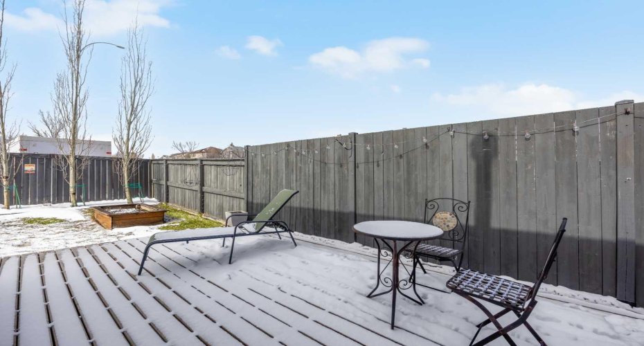 Private side yard deck