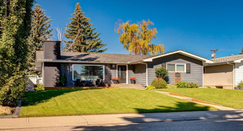 425 Woodland Crescent, Calgary, Alberta T2J1J7, 5 Bedroom Bedrooms, 0 ,2 BathroomBathrooms,Residential,For Sale,Woodland,0,A2326875