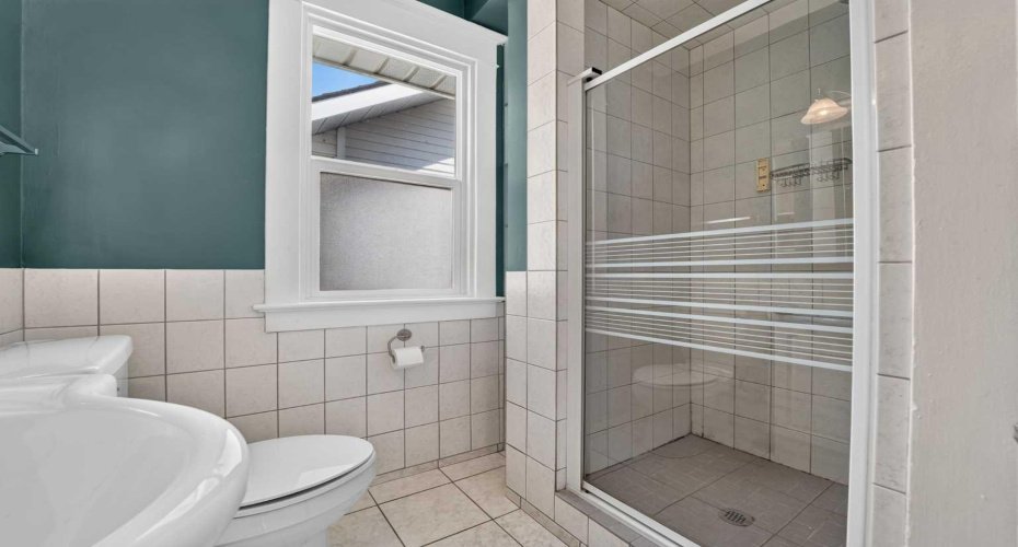 631 14 Street, Lethbridge, Alberta T1J 2Y2, 3 Bedroom Bedrooms, 0 ,2 BathroomBathrooms,Residential,For Sale,14,0,A2326896
