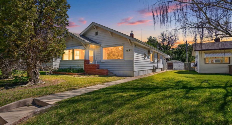 631 14 Street, Lethbridge, Alberta T1J 2Y2, 3 Bedroom Bedrooms, 0 ,2 BathroomBathrooms,Residential,For Sale,14,0,A2326896