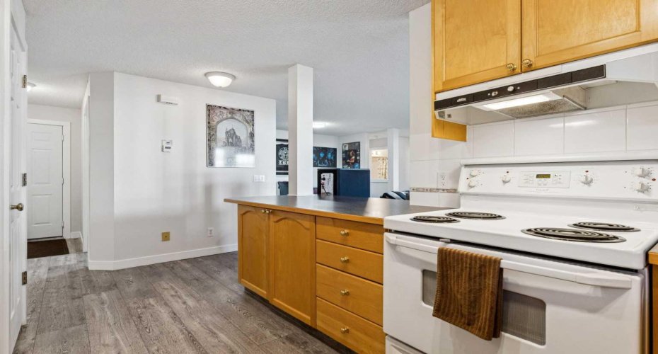 7171 Coach Hill Road, Calgary, Alberta T3H 3R7, 2 Bedroom Bedrooms, 0 ,2 BathroomBathrooms,Residential,For Sale,Coach Hill,0,A2326921