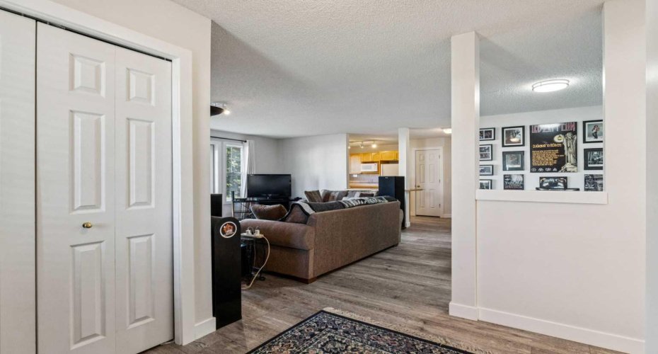 7171 Coach Hill Road, Calgary, Alberta T3H 3R7, 2 Bedroom Bedrooms, 0 ,2 BathroomBathrooms,Residential,For Sale,Coach Hill,0,A2326921