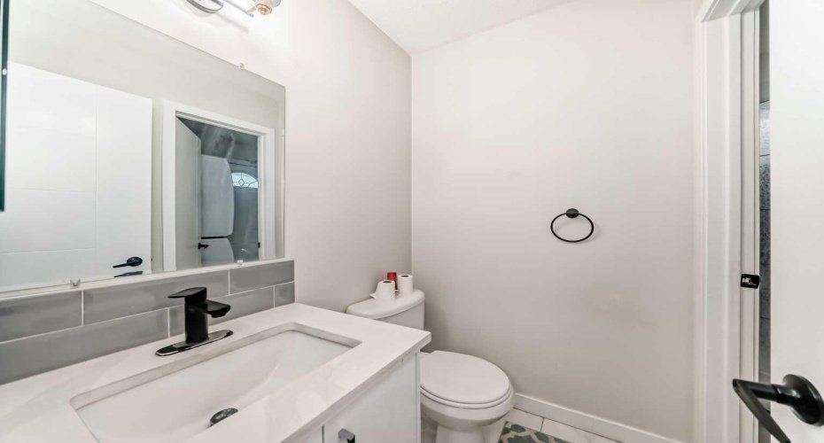 6712 23 Avenue, Calgary, Alberta T1Y1V4, 5 Bedroom Bedrooms, 0 ,3 BathroomBathrooms,Residential,For Sale,23,0,A2327055