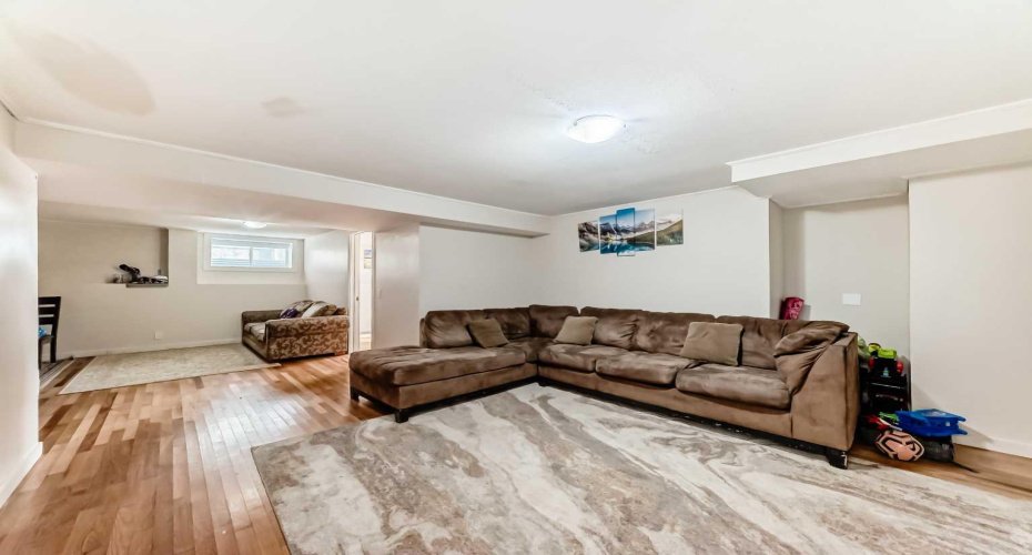 6712 23 Avenue, Calgary, Alberta T1Y1V4, 5 Bedroom Bedrooms, 0 ,3 BathroomBathrooms,Residential,For Sale,23,0,A2327055