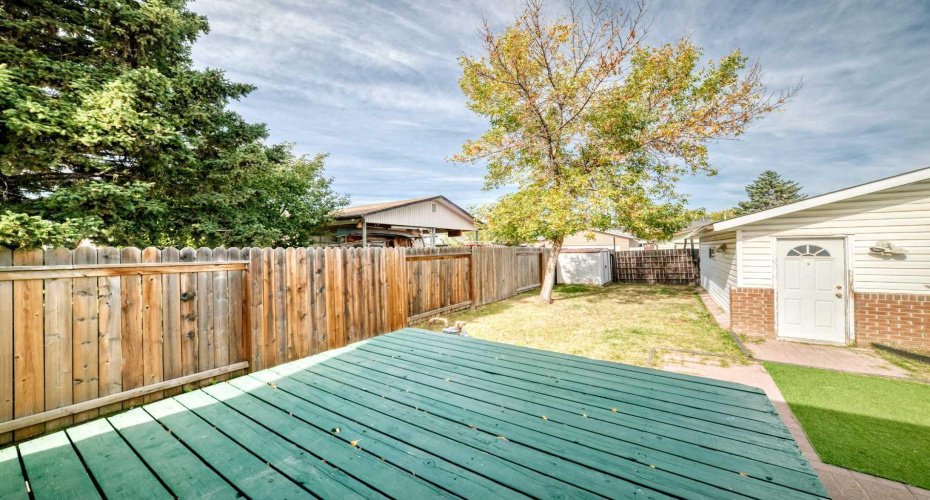 6712 23 Avenue, Calgary, Alberta T1Y1V4, 5 Bedroom Bedrooms, 0 ,3 BathroomBathrooms,Residential,For Sale,23,0,A2327055