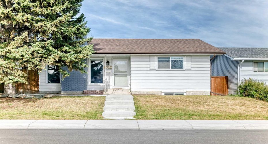 6712 23 Avenue, Calgary, Alberta T1Y1V4, 5 Bedroom Bedrooms, 0 ,3 BathroomBathrooms,Residential,For Sale,23,0,A2327055