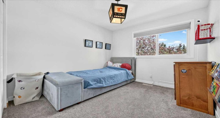 7327 Silver Springs Road, Calgary, Alberta T3B 3X1, 4 Bedroom Bedrooms, 0 ,3 BathroomBathrooms,Residential,For Sale,Silver Springs,0,A2327082