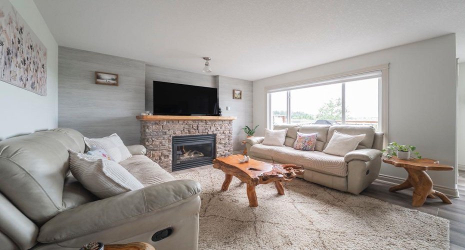188 Merganser Crescent, Fort McMurray, Alberta T9K 0P1, 5 Bedroom Bedrooms, 0 ,4 BathroomBathrooms,Residential,For Sale,Merganser,0,A2327117