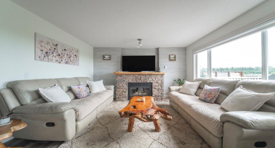 188 Merganser Crescent, Fort McMurray, Alberta T9K 0P1, 5 Bedroom Bedrooms, 0 ,4 BathroomBathrooms,Residential,For Sale,Merganser,0,A2327117