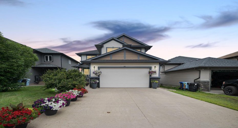 188 Merganser Crescent, Fort McMurray, Alberta T9K 0P1, 5 Bedroom Bedrooms, 0 ,4 BathroomBathrooms,Residential,For Sale,Merganser,0,A2327117