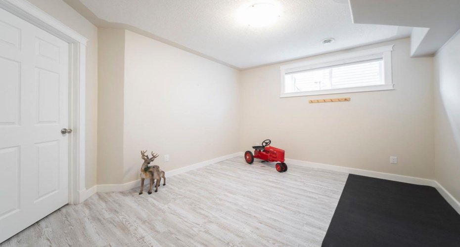 188 Merganser Crescent, Fort McMurray, Alberta T9K 0P1, 5 Bedroom Bedrooms, 0 ,4 BathroomBathrooms,Residential,For Sale,Merganser,0,A2327117