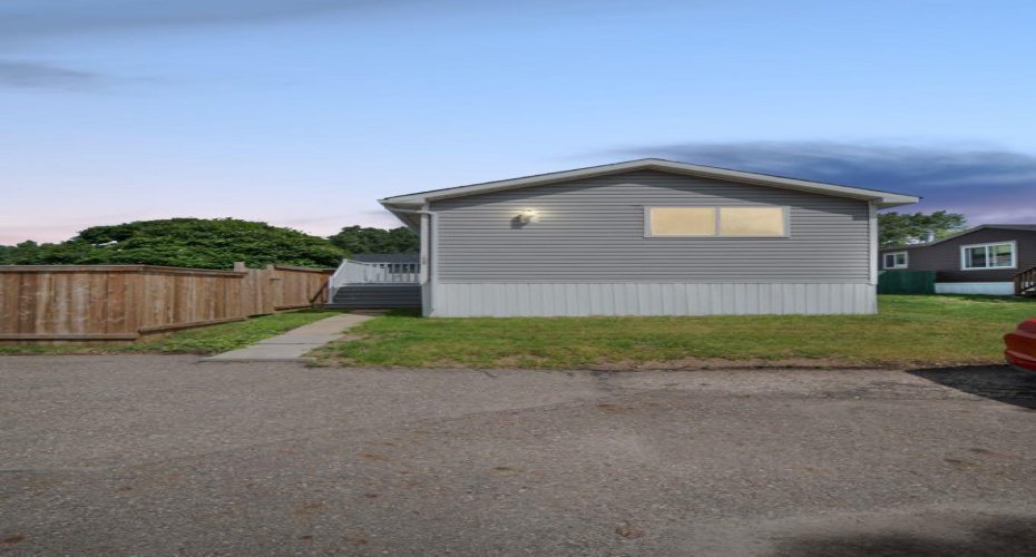 125 Greenwich Lane, Fort McMurray, Alberta T9H 3Z2, 3 Bedroom Bedrooms, 0 ,2 BathroomBathrooms,Residential,For Sale,Greenwich,0,A2327121