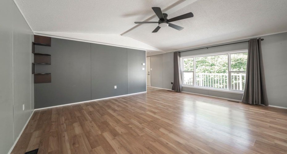 125 Greenwich Lane, Fort McMurray, Alberta T9H 3Z2, 3 Bedroom Bedrooms, 0 ,2 BathroomBathrooms,Residential,For Sale,Greenwich,0,A2327121