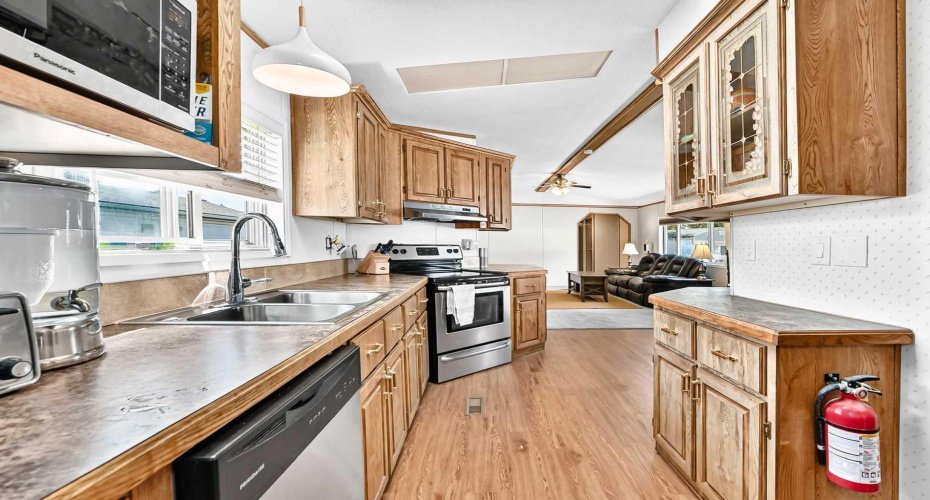6724 17 Avenue, Calgary, Alberta T2A0W5, 3 Bedroom Bedrooms, 0 ,2 BathroomBathrooms,Mobile,For Sale,17,0,A2327129