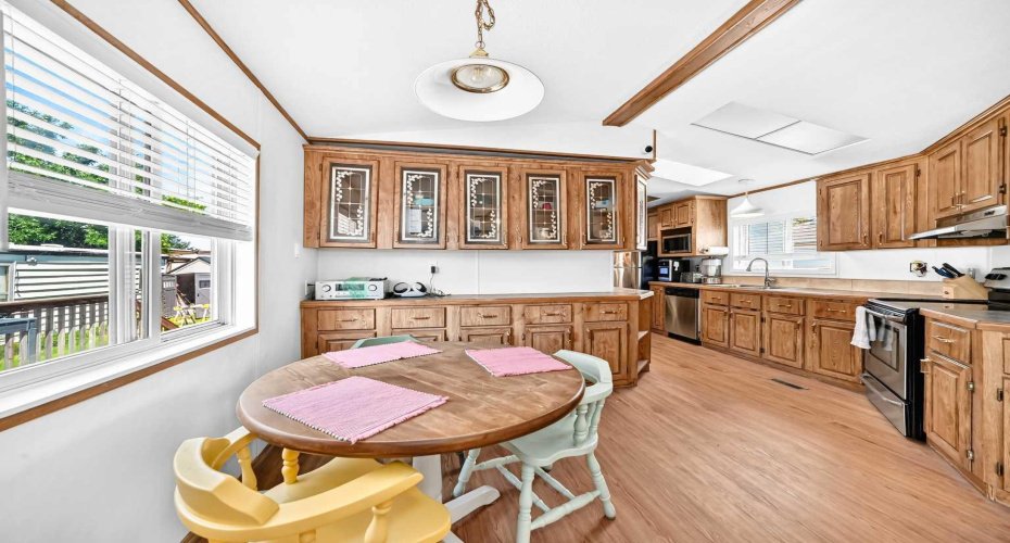 6724 17 Avenue, Calgary, Alberta T2A0W5, 3 Bedroom Bedrooms, 0 ,2 BathroomBathrooms,Mobile,For Sale,17,0,A2327129