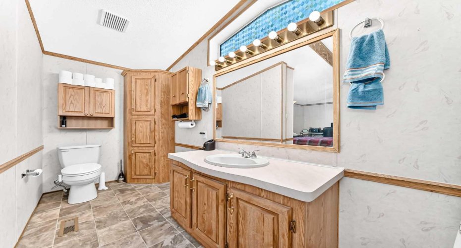 6724 17 Avenue, Calgary, Alberta T2A0W5, 3 Bedroom Bedrooms, 0 ,2 BathroomBathrooms,Mobile,For Sale,17,0,A2327129