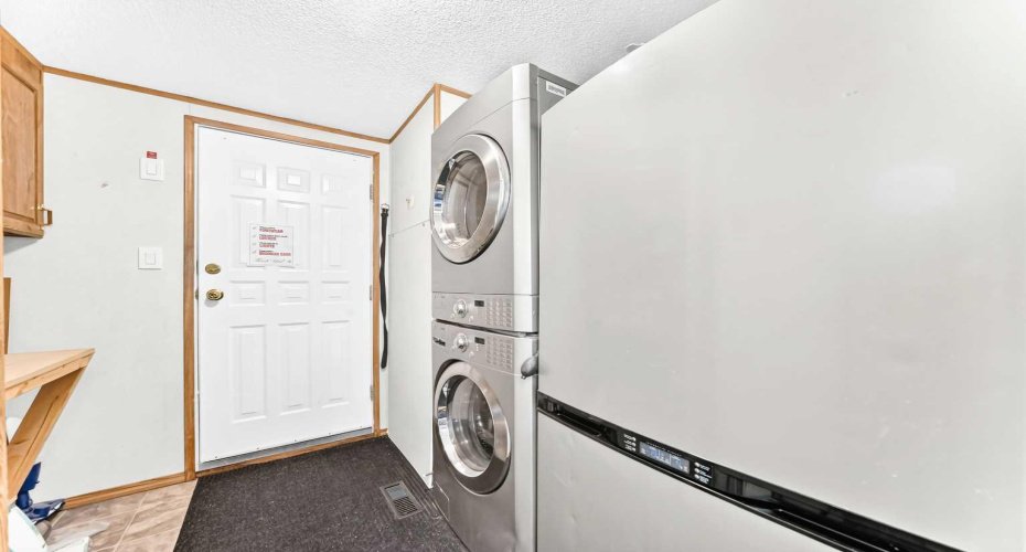 6724 17 Avenue, Calgary, Alberta T2A0W5, 3 Bedroom Bedrooms, 0 ,2 BathroomBathrooms,Mobile,For Sale,17,0,A2327129