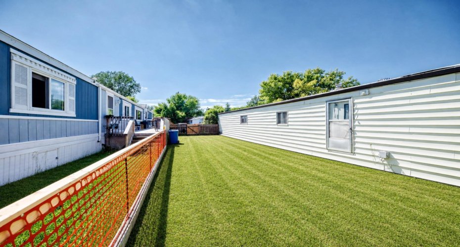 6724 17 Avenue, Calgary, Alberta T2A0W5, 3 Bedroom Bedrooms, 0 ,2 BathroomBathrooms,Mobile,For Sale,17,0,A2327129