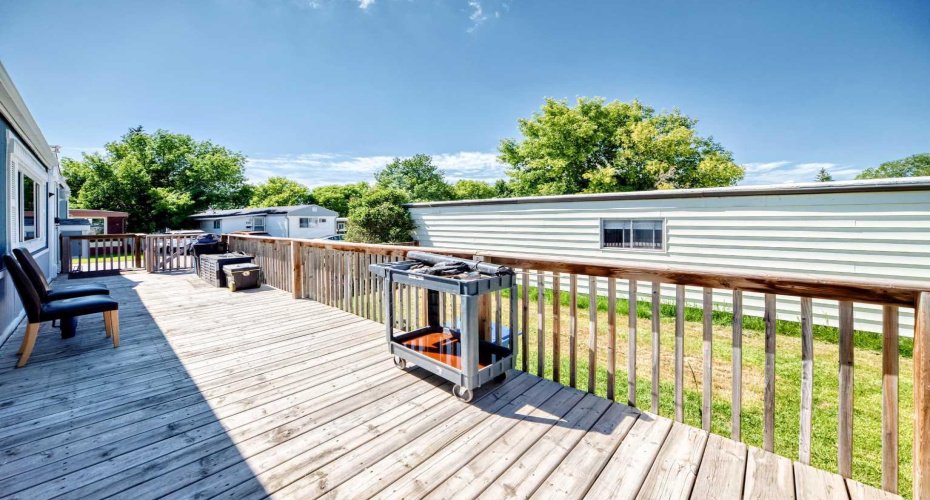 6724 17 Avenue, Calgary, Alberta T2A0W5, 3 Bedroom Bedrooms, 0 ,2 BathroomBathrooms,Mobile,For Sale,17,0,A2327129