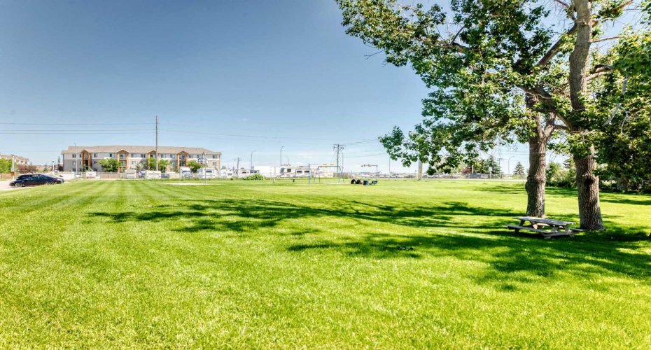 6724 17 Avenue, Calgary, Alberta T2A0W5, 3 Bedroom Bedrooms, 0 ,2 BathroomBathrooms,Mobile,For Sale,17,0,A2327129