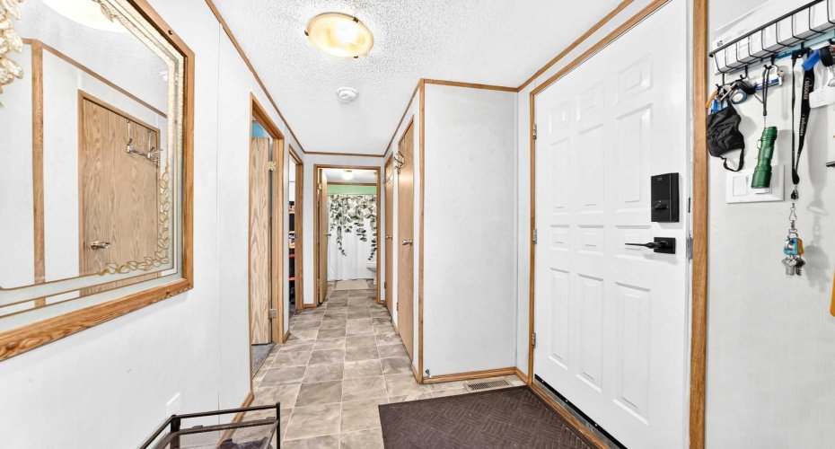 6724 17 Avenue, Calgary, Alberta T2A0W5, 3 Bedroom Bedrooms, 0 ,2 BathroomBathrooms,Mobile,For Sale,17,0,A2327129
